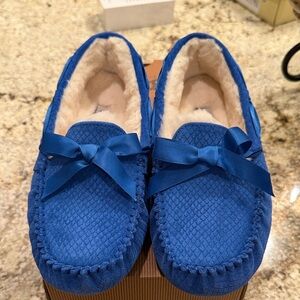UGG Cozy Blue Faux-Fur Lined Moccasin Slippers NEW wBox 8.0